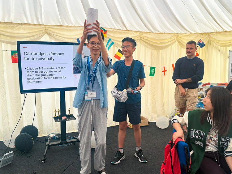 牛津大學英語探索營 