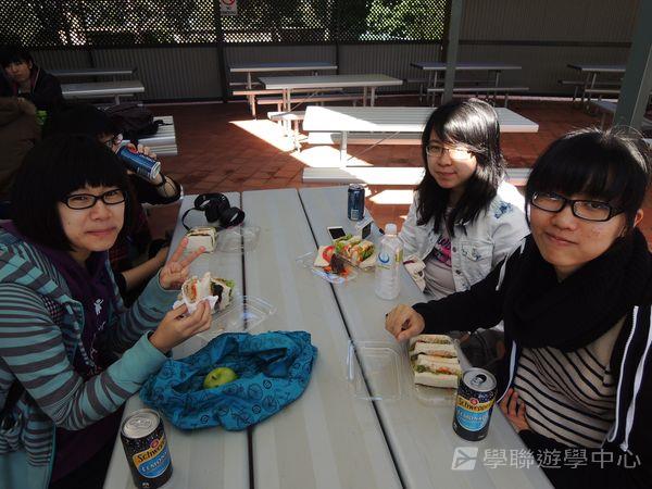 學在柏斯遊學假期,學聯遊學團