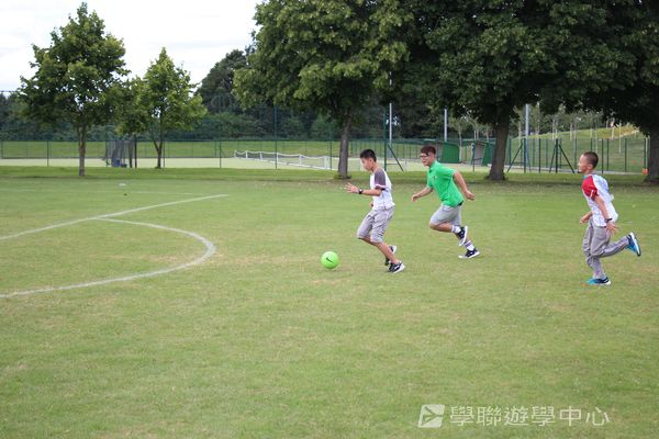 阿仙奴明日之星足球夢 ,學聯遊學團