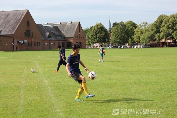 阿仙奴明日之星足球夢 ,學聯遊學團