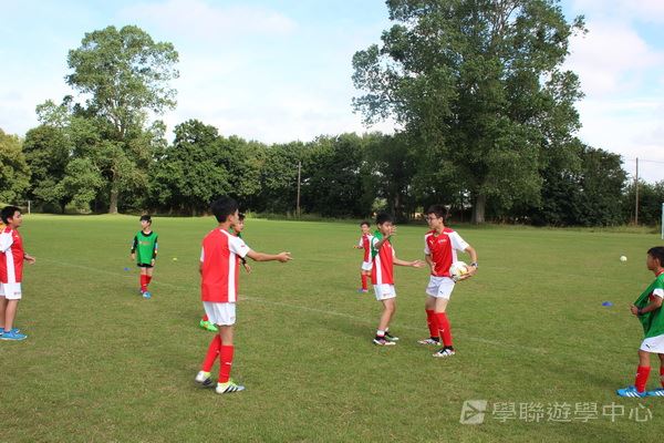 阿仙奴明日之星足球夢 ,學聯遊學團