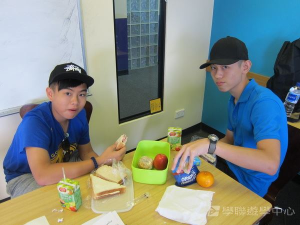 開恩茲友儕學習交流,學聯遊學團