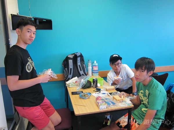 開恩茲友儕學習交流,學聯遊學團