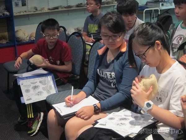 開恩茲友儕學習交流,學聯遊學團