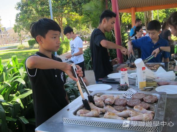 開恩茲友儕學習交流,學聯遊學團